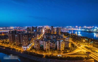 ​“丝绸之都”南充市火车站
