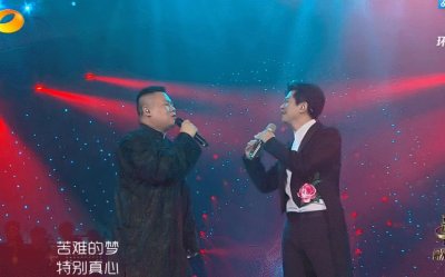 ​李健岳云鹏两次牵手失败，成功示范“落花流水流水无情”评论亮了