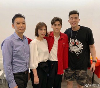 ​190505 峰火伦再次合体 郭艾伦参加李易峰生日会晒后台合照