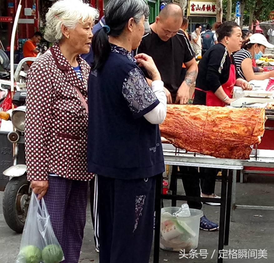 曾经生意火爆的稀罕物 38元一斤的脆皮烤全猪 为何一个月后无人问津