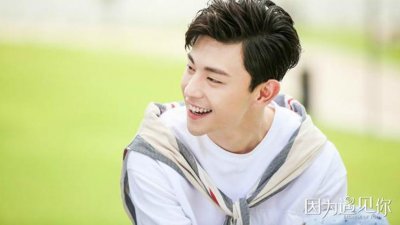 ​90后人气小生邓伦，帅气，正气，妖气，你喜爱哪一款？