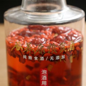 ​8年经验总结，一分钟教会你红枣泡酒方法