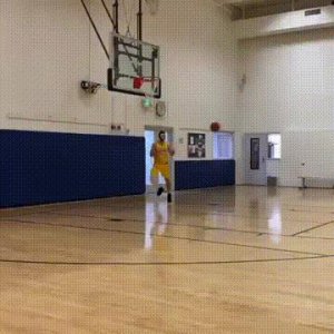 ​关注下NBA场外模仿帝再次模仿詹姆斯