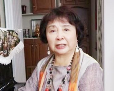 ​60岁大妈生下试管双胞胎11年后后悔了：如有来生我不会再要