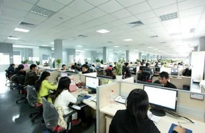 ​年轻人，可以优先考虑三类职业岗位，工作时间越长前途越好