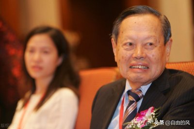 ​杨振宁百岁生日，清华高规格庆祝，骂他的人该闭嘴了