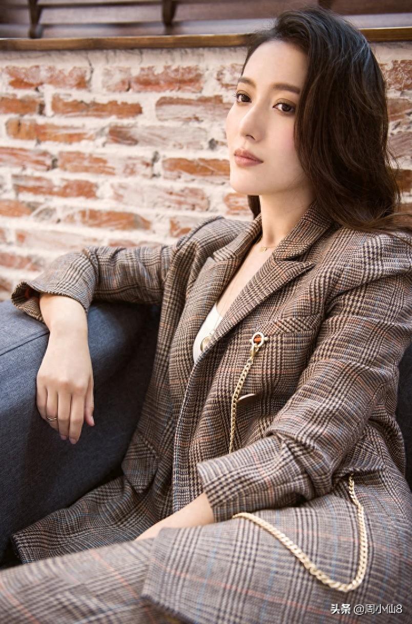 明星王姿允，娱乐圈话剧和影视演员，被誉为“实力花瓶”