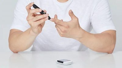 ​身上这4个天然降糖穴，每天按摩3分钟，血糖或许逐渐降下来