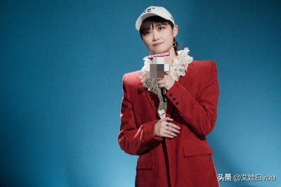 ​李宇春真高调，穿黑丝袜短裙首跳无价之姐，舞姿身材比姐姐还抢镜