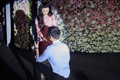 ​李晨求婚视频曝光 相恋840天修成正果！