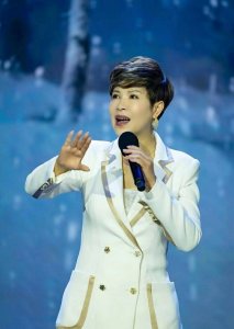 ​杭天琪：二婚嫁小13岁老公，46岁冒险生二胎，如今婚姻状况如何了