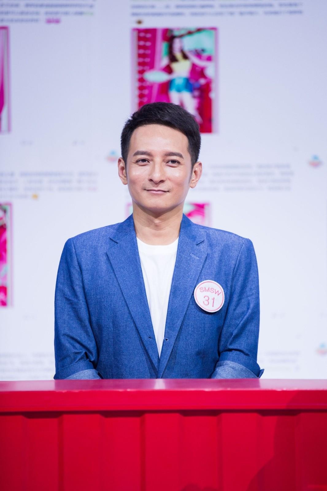 消失近一年的李维嘉要复出？与王心凌、何炅同框心情好，状态在线