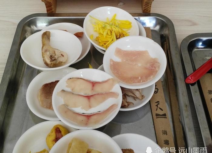 在云南，哪里的过桥米线最好吃？