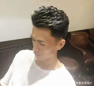 ​男士烫发纹理发型，形象提升的必剪发型，自然时尚好打理