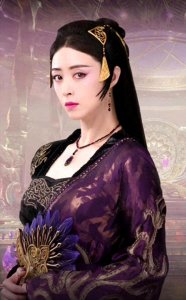 ​蒋欣：华妃13年后再演反派，演技惊艳重磅回归