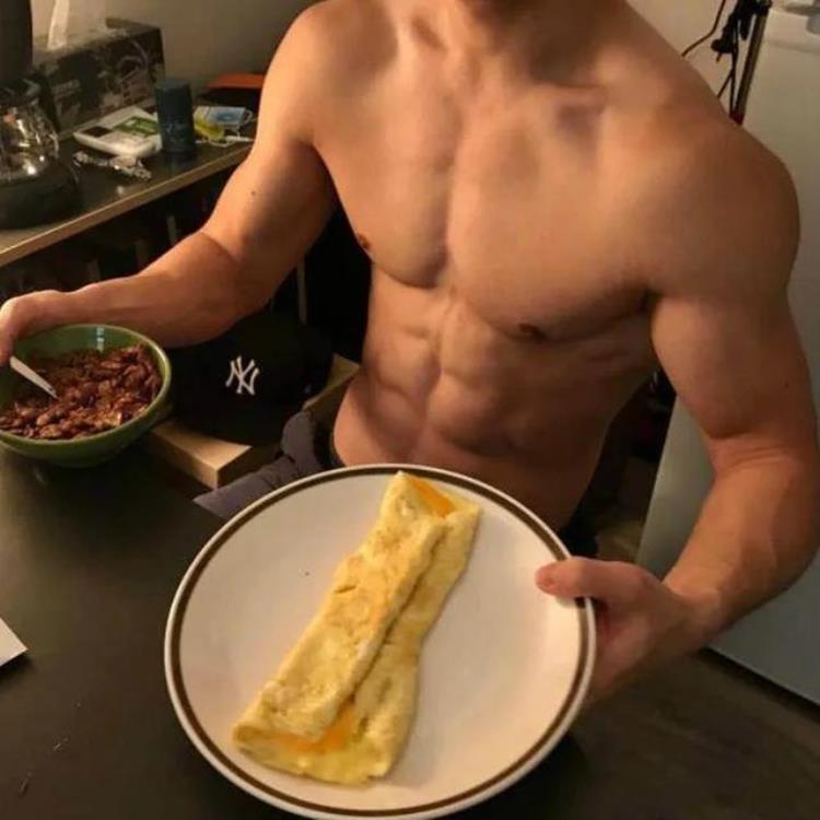 演员的肌肉都是真的吗「男演员肌肉造假被拆穿男人为了长肌肉到底有多拼」