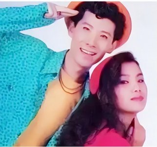 ​红极一时的思浓思雨：母亲是盲人歌唱家，兄妹俩远走美国现状如何