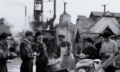 ​92年邓颖超逝世，河南退休女工请求参加葬礼，得知身份后中央同意
