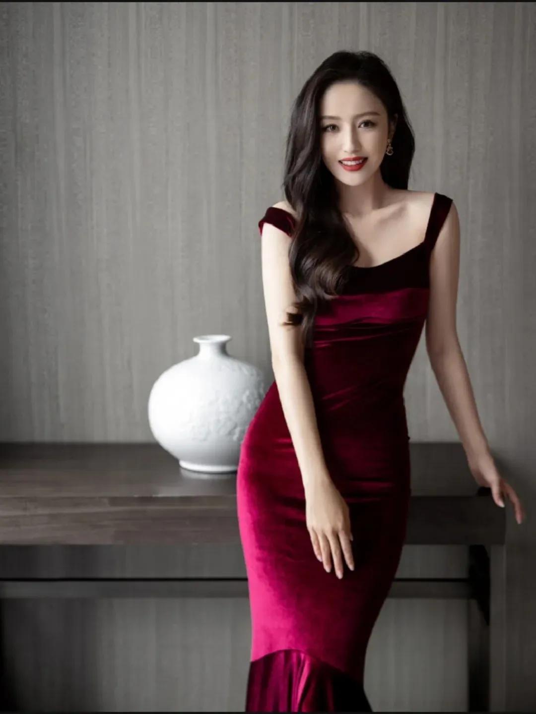 美艳动人的女明星—佟丽娅简介