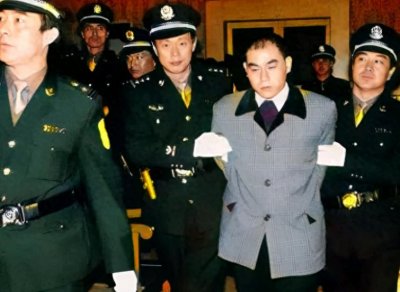 ​安徽头号悍匪雷国民，横跨多省残害23人，一把锤子走天下！
