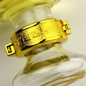 ​葡萄酒从木塞中渗出 葡萄酒的木塞掉下去了怎么办