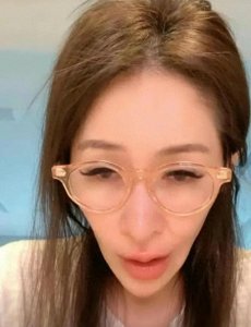 ​脸型怪异被嘲像“外星人”，43岁的萧亚轩怎么了？她经历了什么