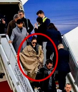 ​娶了巩俐的雅尔，曾有个漂亮的未婚妻，对方正是法国女神阿佳妮
