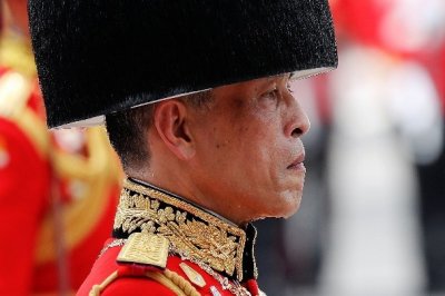 ​泰国血友病公主：爱上有妇之夫毁掉半生，表情扭曲依然坐轮椅工作