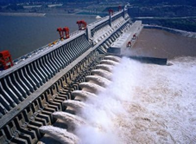 ​三峡大坝已淤积18亿吨泥沙，3个后果敲响警钟？排沙方式很独特