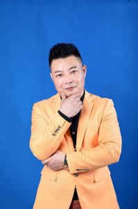 ​实力歌手倪红发行新歌《人生没有回头路》，超强爆发力获歌迷认可
