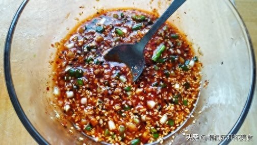 跟着大厨做家常炝白菜，营养开胃又下饭，先收藏了
