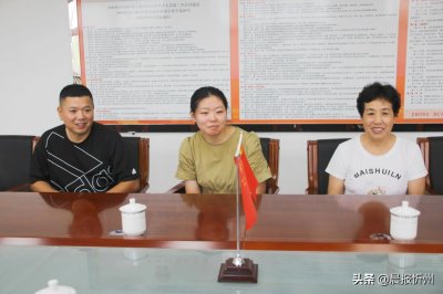 ​忻州高级中学学生李佳怡被清华大学录取：谢恩师后，赴津门陪父治病
