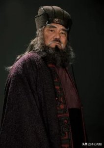 ​为什么董卓一凉，西凉军就群龙无首呢？