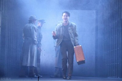 ​谍影重重：《隐形守护者》揭秘抗战背后的生死较量