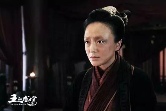 37岁富察皇后跳楼，秦岚却活出最美模样：没人关注的日子，别太为难自己！