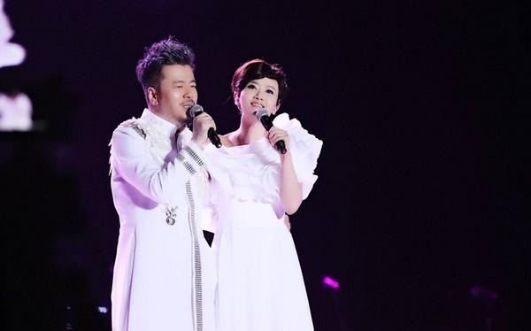 黄国伦前妻是谁（黄国伦抛弃发妻娶寇乃馨）