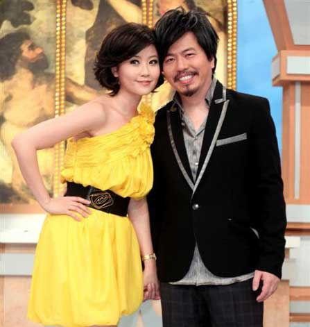 黄国伦前妻是谁（黄国伦抛弃发妻娶寇乃馨）