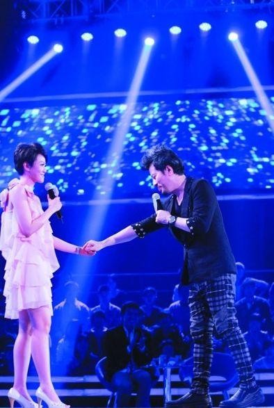 黄国伦前妻是谁（黄国伦抛弃发妻娶寇乃馨）