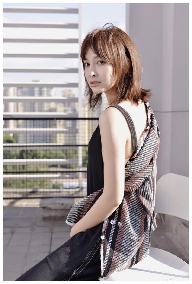 吴昕被拍到丑照后的一脸真诚，也许这就是她和沈梦辰最大的区别吧