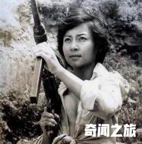 越南女兵上战场的照片（用美色来杀死敌人的越南女兵）(1)_
