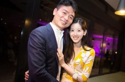 清华校花奶茶妹妹（章泽天清华大学比赛旧照）
