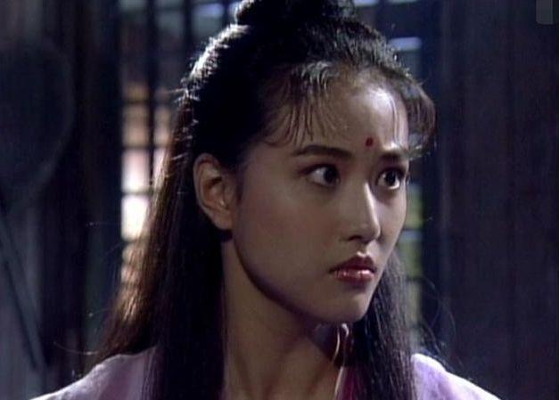 看5个周芷若的扮演者，个个都是女神，黎姿最美，最后一个是经典