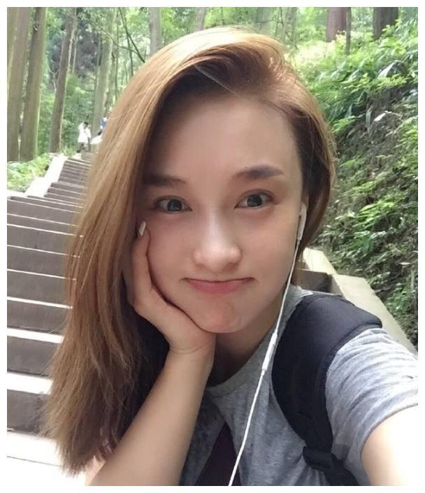 她最“讨厌”赵薇，当红之际却嫁入豪门，如今41岁生活惬意