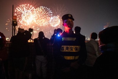 ​羊城这场烟花大秀，有他们默默守护