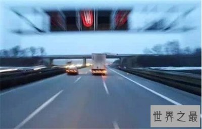 ​减速玻璃原理，实际上只是类似肉夹馍一般的夹层玻璃