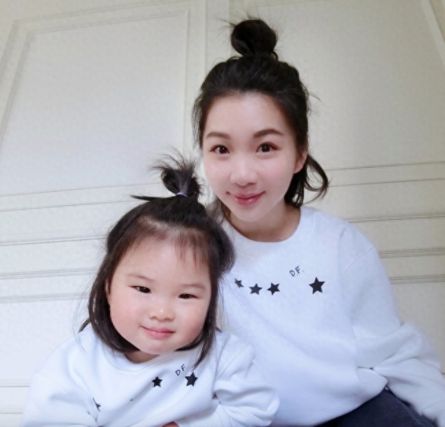 上海上港国脚孙祥富二代妻子穿和服晒照引关注