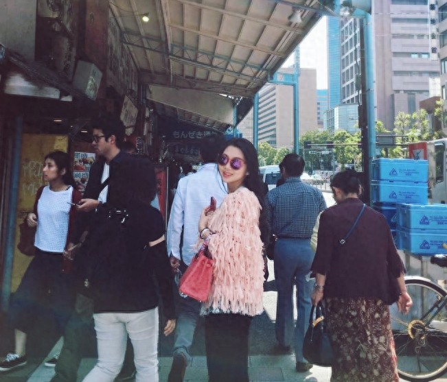 上海上港国脚孙祥富二代妻子穿和服晒照引关注