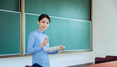 ​女孩子做什么工作好呢(学历低的女生适合什么工作)