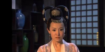 ​神探狄仁杰中李青霞的扮演者