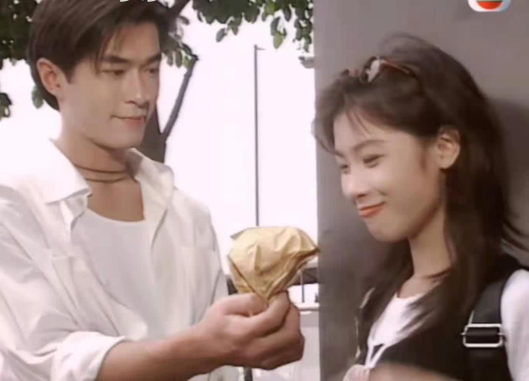 简佩筠个人资料写真作品